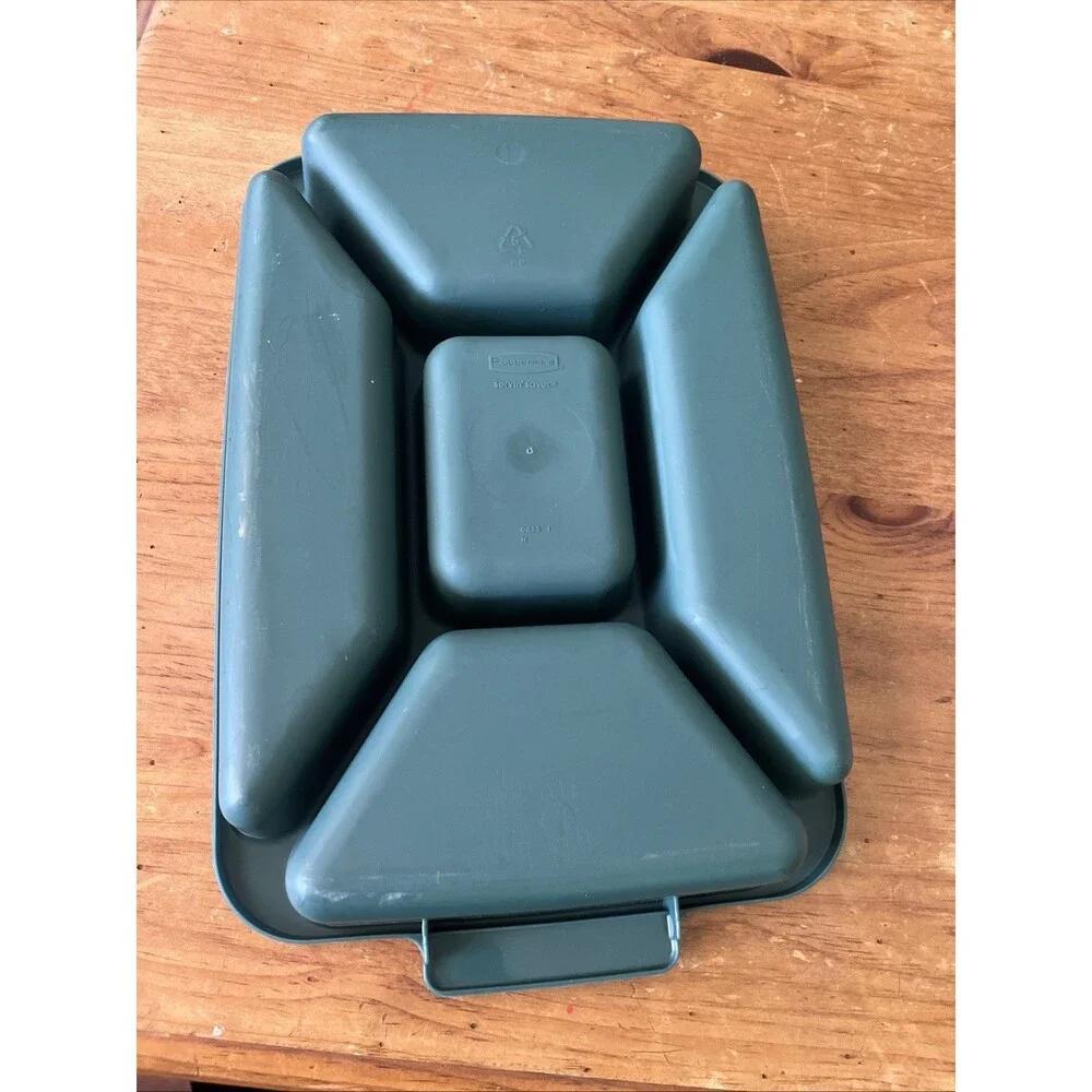 Vintage Rubbermaid Servin' Saver Green Divided Food Tray Covered Party Server